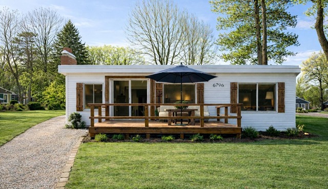 Bluebird Cottage on Silver Lake near Letchworth State Park Entrance