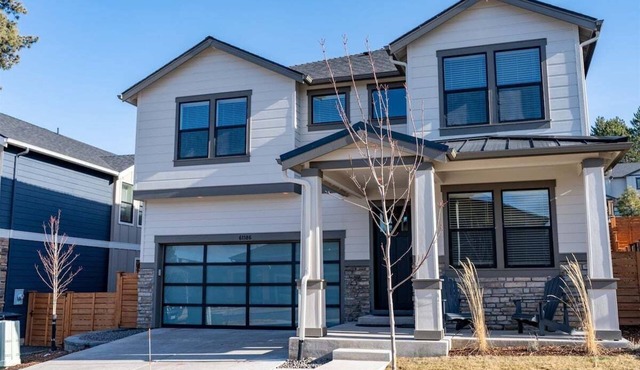 Bluebird Day - Tippy Toe, Spacious 4BR home in Bend with modern amenities and pet-friendly options.