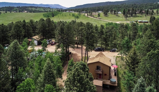 Bluebird Hill Suite in the shadow of Pikes Peak, America's Mountain