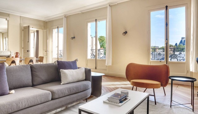 Blueground | Invalides, balcony & elev nr gardens