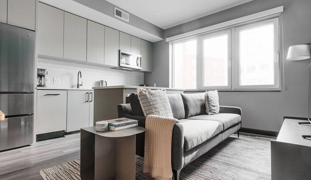 Blueground | Logan Circle, gym & w/d, nr metro