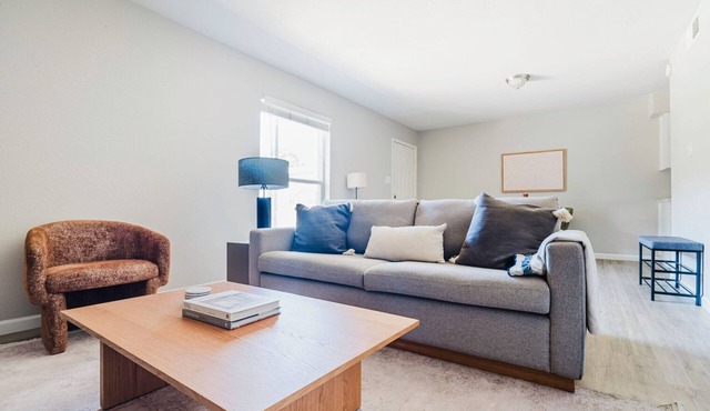 Blueground | Mueller 2bd, BBQ, Pool, AC, nr Downtown