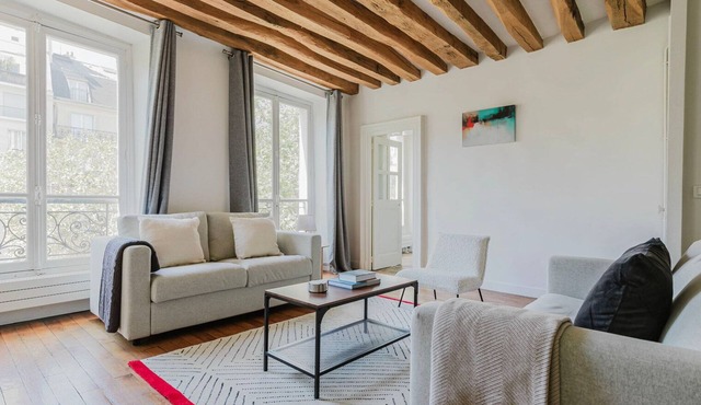 Blueground | Saint Germain des Pres, nr garden