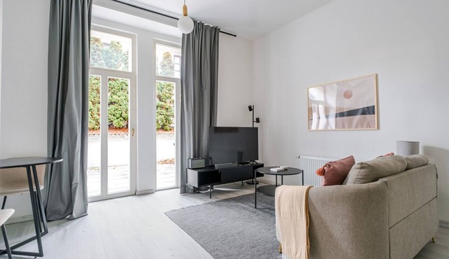 Blueground | Vršovice, private terrace & equipped (PRG-4)