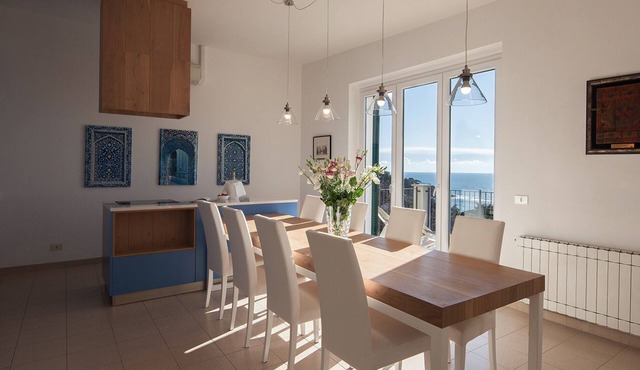 BlueLine - Apartment with large terrace, a few steps from the sea