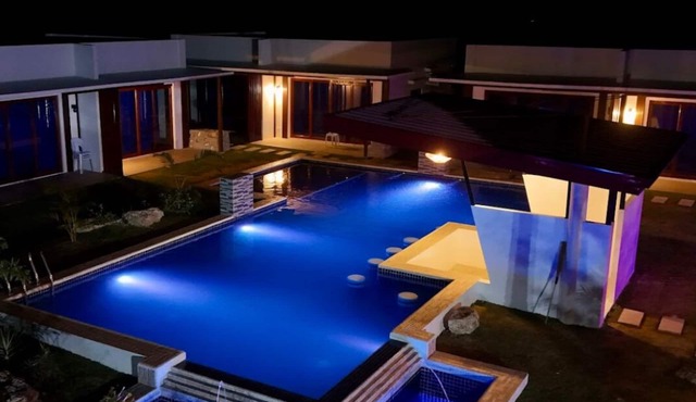 Bluewaves Hostel & Villa Panagsama by Hiverooms