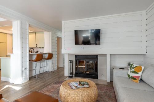 Bluff Condo 4033