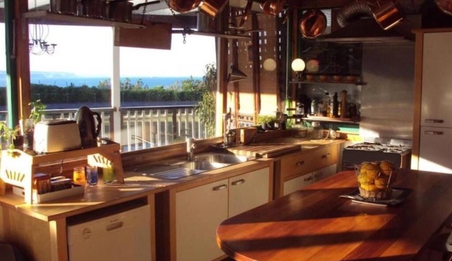 Bluff Hill Lighthouse B&B