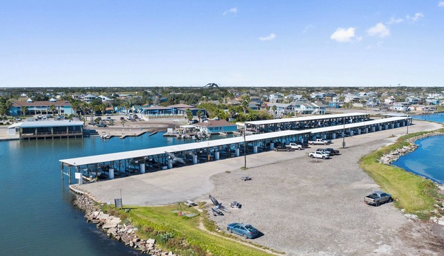 Bluffs Landing Marina King Room - Walk to Fishing Charters #2