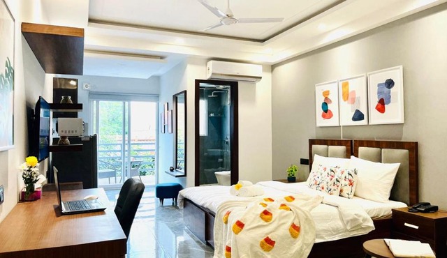 BluO Studio2 DLF Cybercity - Balcony, Gym TT, Lift