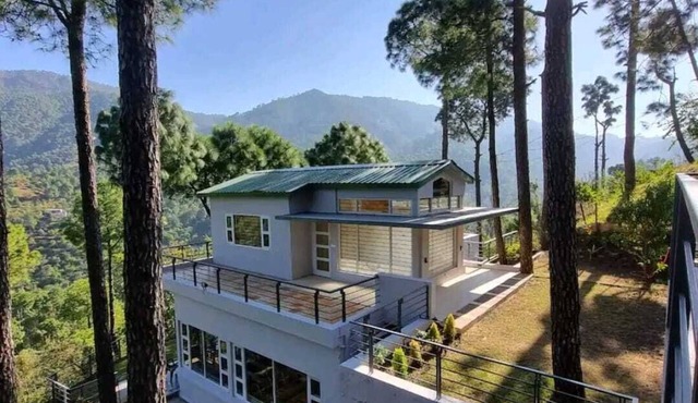 BnBBuddy Luxury Heritage Villa @ Dharampur Kasauli