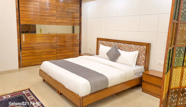 BnBBuddy- Pratishtha 2 @2bhk, DLF phase1,Gurugram