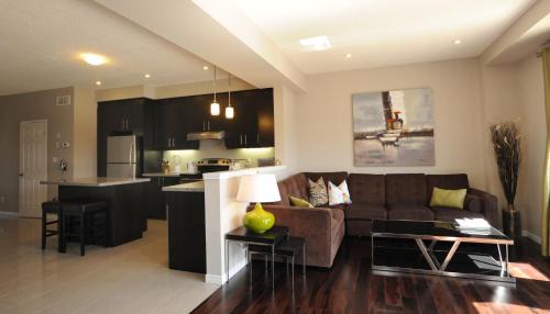 Boardwalk Homes - Executive Guest Rooms & Townhomes