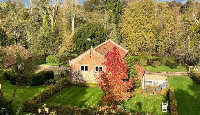 Boathouse Barn | Secluded Riverside Property Set in Countryside Grounds