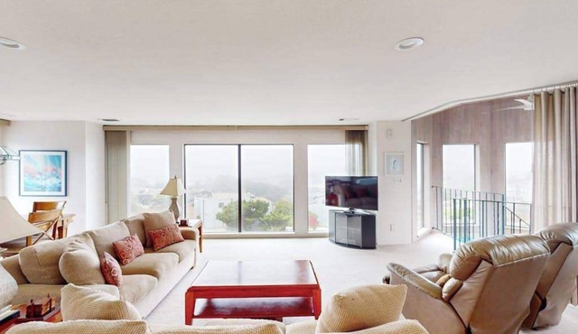 Bodega Bay Oceanview Game Room Retreat & Pool