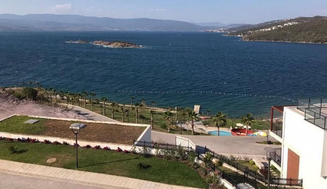 Bodrum. Wohnung mit Meerblick, Privatem Strand, Aquapark und Infinity Pool