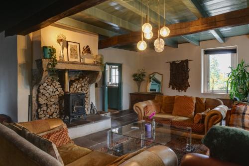 Bohemian Experience Wellness, Jacuzzi, Sauna, BBQ, Garden, Sleeps 14