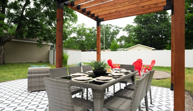 Bohemian Retreat 4BR Home Downtown Beach Wineries