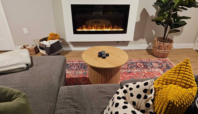 Boho Bliss - Cozy Comfort Near UHNBC + Pet Friendly