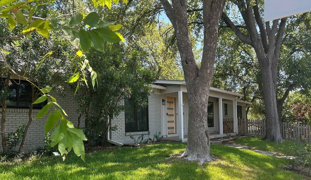Boho-chic 3 bedroom home - 2 min to Hikes/Restaurants, 1 to ACL