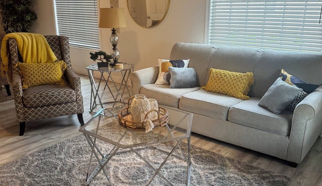 Boho chic modern 1-bedroom cottage with AC, WiFi in the heart of West Ocean City