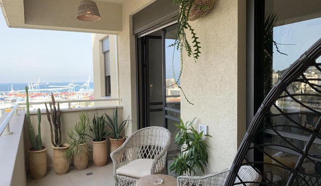 Boho Gem Near Talpiot Mkt -Mamad