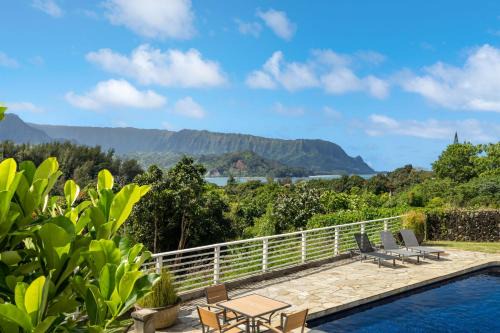 Boho Hideaway Artsy Escape with Inspiring Views