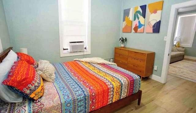 BOHO Vibes! Walk 2 Beach & Ocean Center! Pets OK