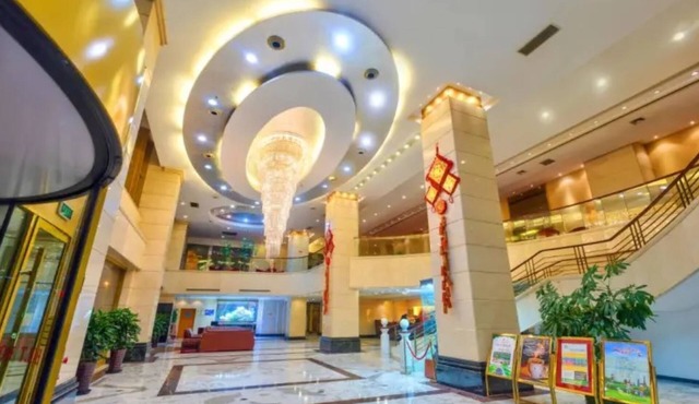 Bolt Hotel Dalian