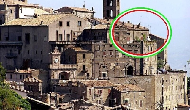 BOMARZO, Rooftop terrace apartment in Orsini-pallace with a great Tiberview.