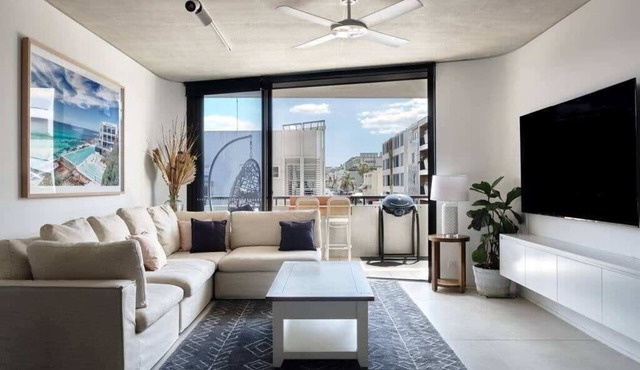 Bondi Beach Premium 2 bed Apt | Views | Parking
