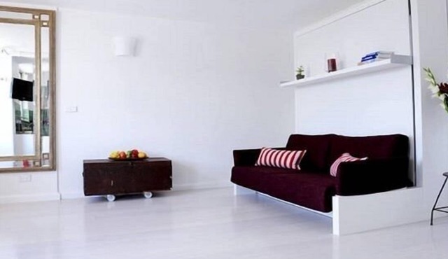 bondi beach studio 8 balcony rooftop pool, aircon, walk to beach, restaurants