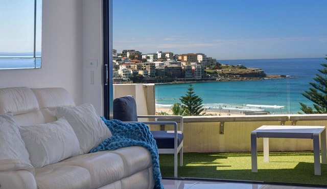 Bondi Beach Waves Beachfront Apartment