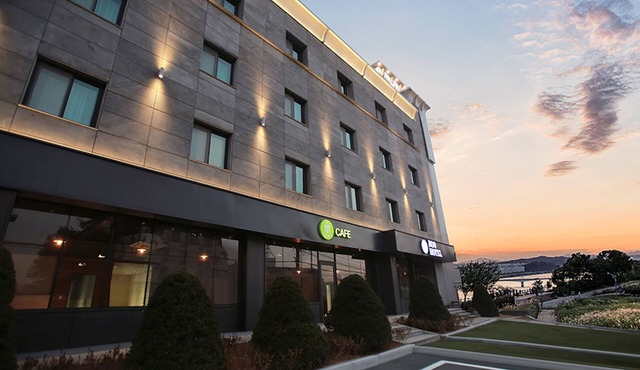Boo Hotel