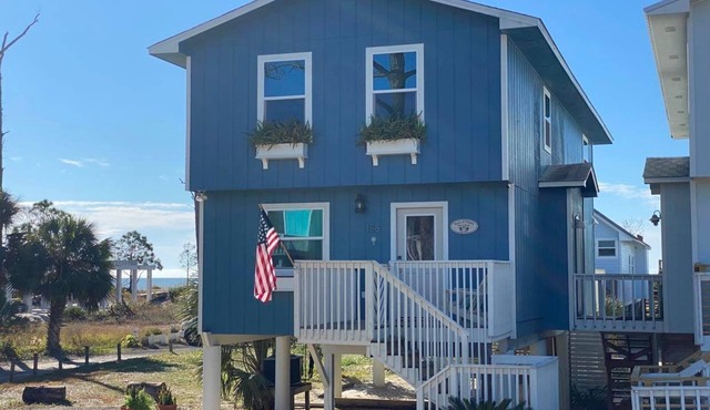 Book Summer Now! Luxury for Less! Close to Beach!