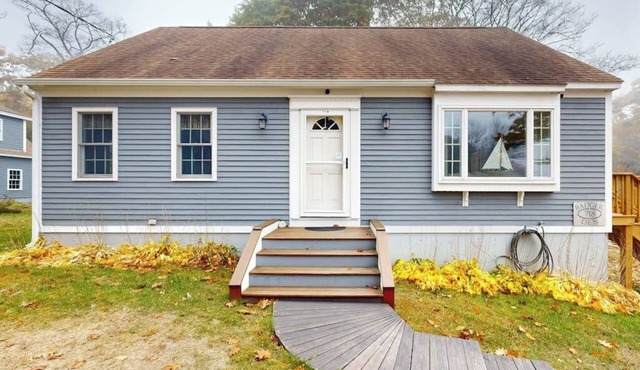 Boothbay Harbor Home with Water Views | Near Dining & Whale Watching