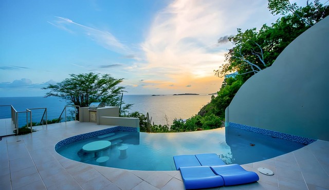 Bordo Mare: Oceanfront, Heated Saltwater Pool, 100% A/C, Endless Views, More.
