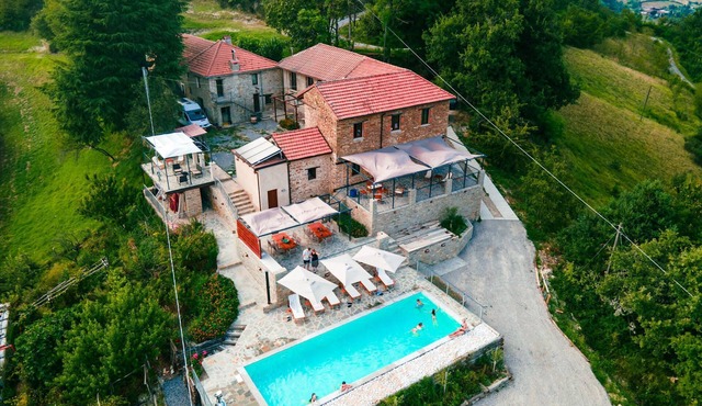 Borgo Poggio Dei Fiori: Special vacation farm for up to 11 people
