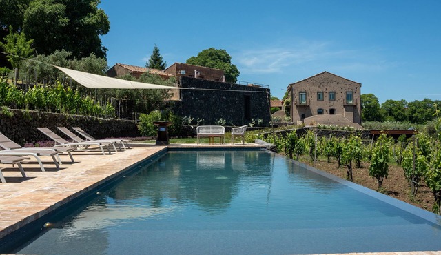 Borgo Rovittello, traditional Sicilian house immersed in vineyards.