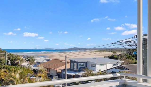 Boronia Beach House One - 650m to headland