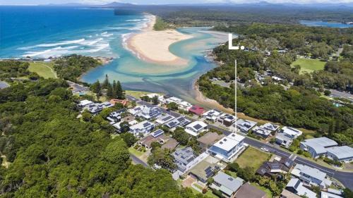 Boronia Beach House Three - 650m to the headland