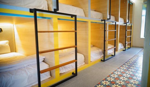 Borough Capsule Hostel Bali