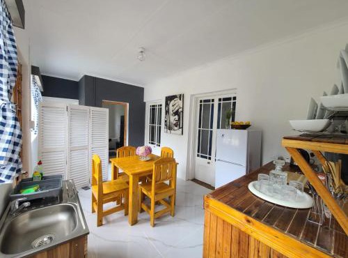 Bosberg Selah - Cosy 2-Bedroom Apartment with Mountain View
