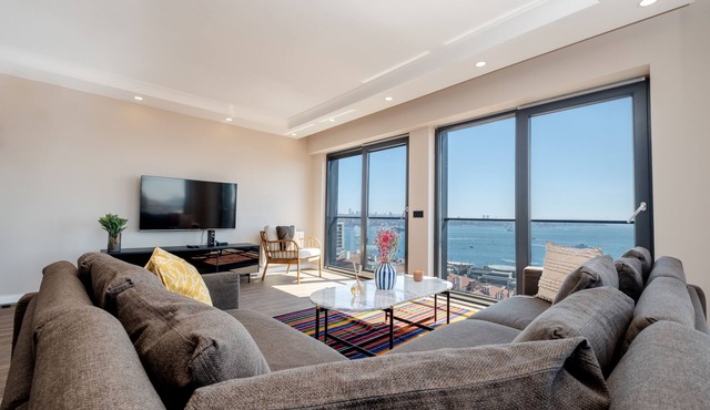 Bosphorus View with Elevator - 2 Bedrooms with 3 Double Beds