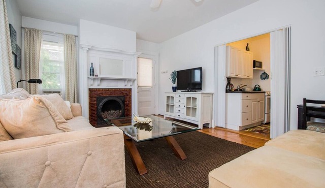Boston Condominium, first floor easy access to MBTA