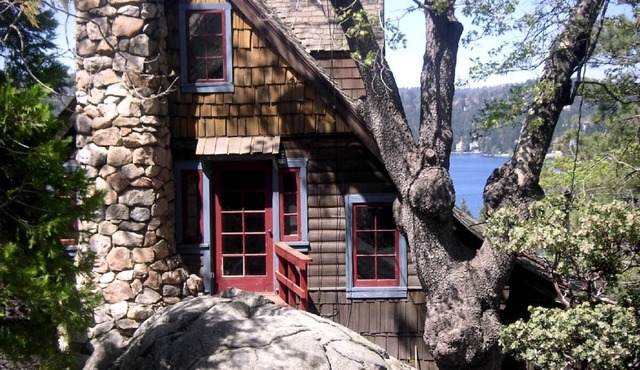 Boulder Crest. Historic Lakeview Cabin
