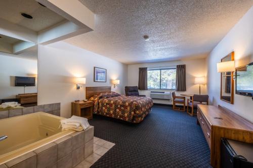 Boulder Junction Motor Lodge