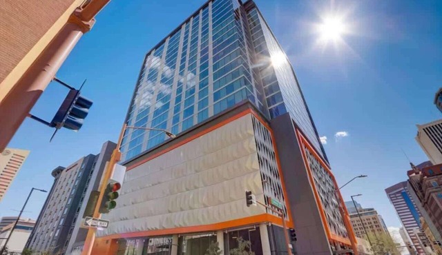 Boulevard Stays Highrise STU Sky Pool, Parking, Gym 23