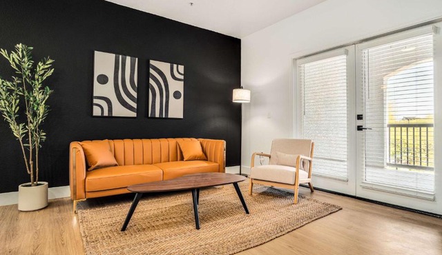 Boulevard Stays Luxe 2BR by the Stadium Pool Parking Gym 05