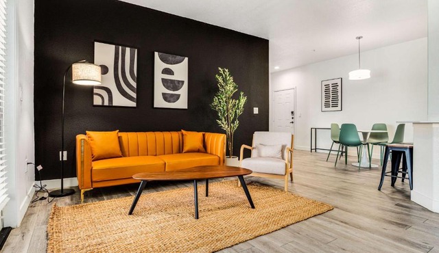 Boulevard Stays Luxe 2BR by the Stadium Pool Parking Gym 06